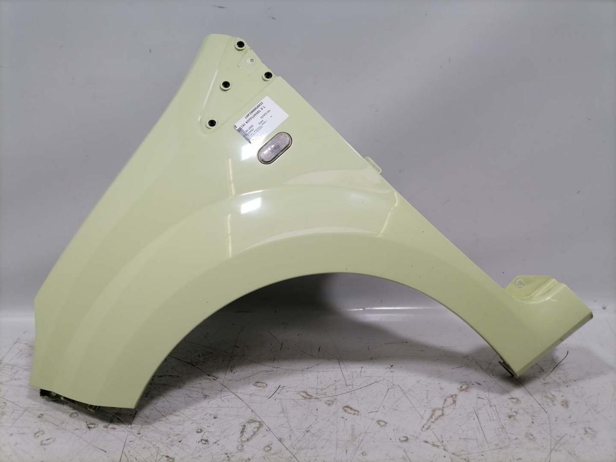 Renault Twingo 2 original Kotfl&uuml;gel vorn links OVF91 Gr&uuml;n BJ09